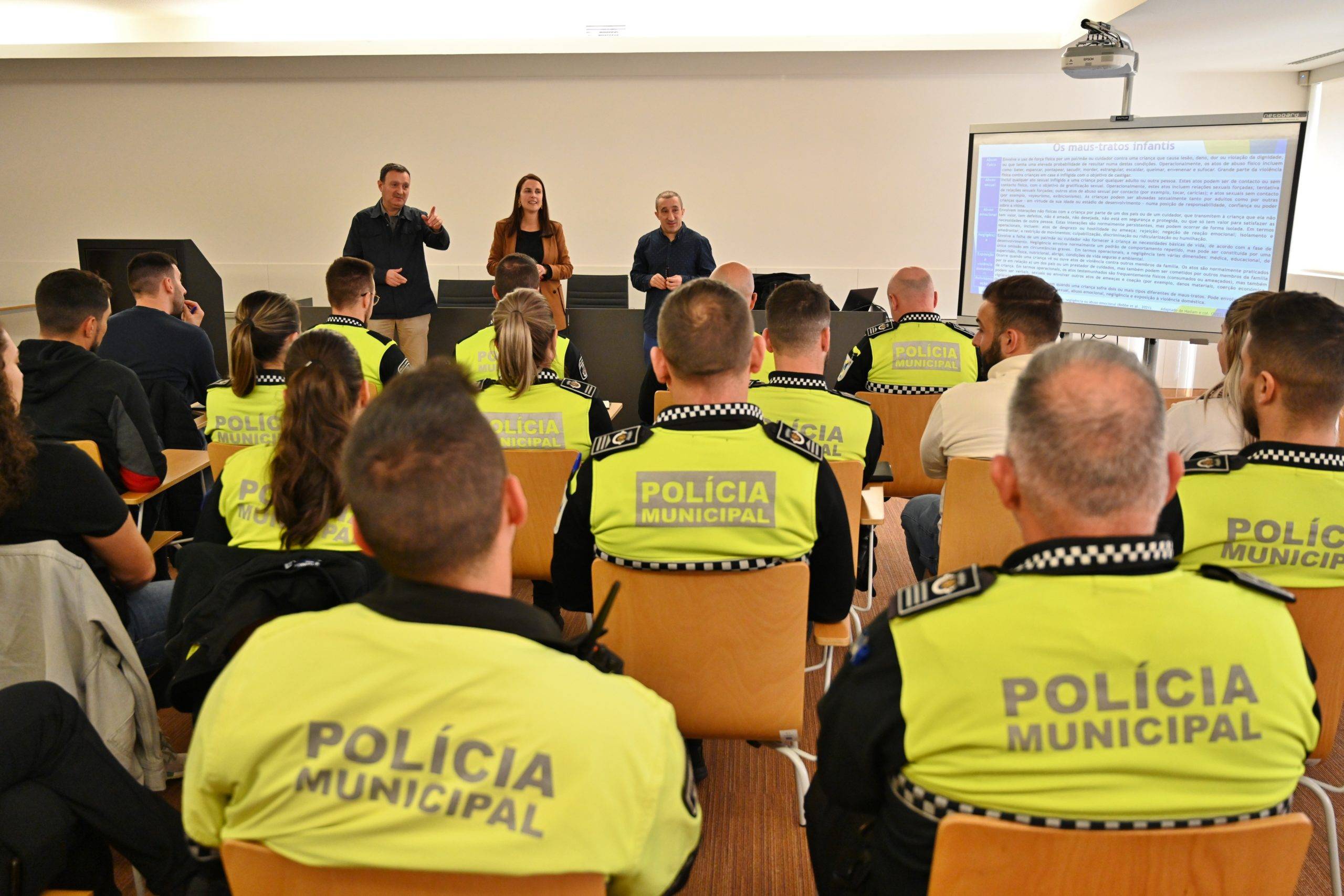 Polícia Municipal de Gondomar capacitada para a promoção e proteção de crianças e jovens 1