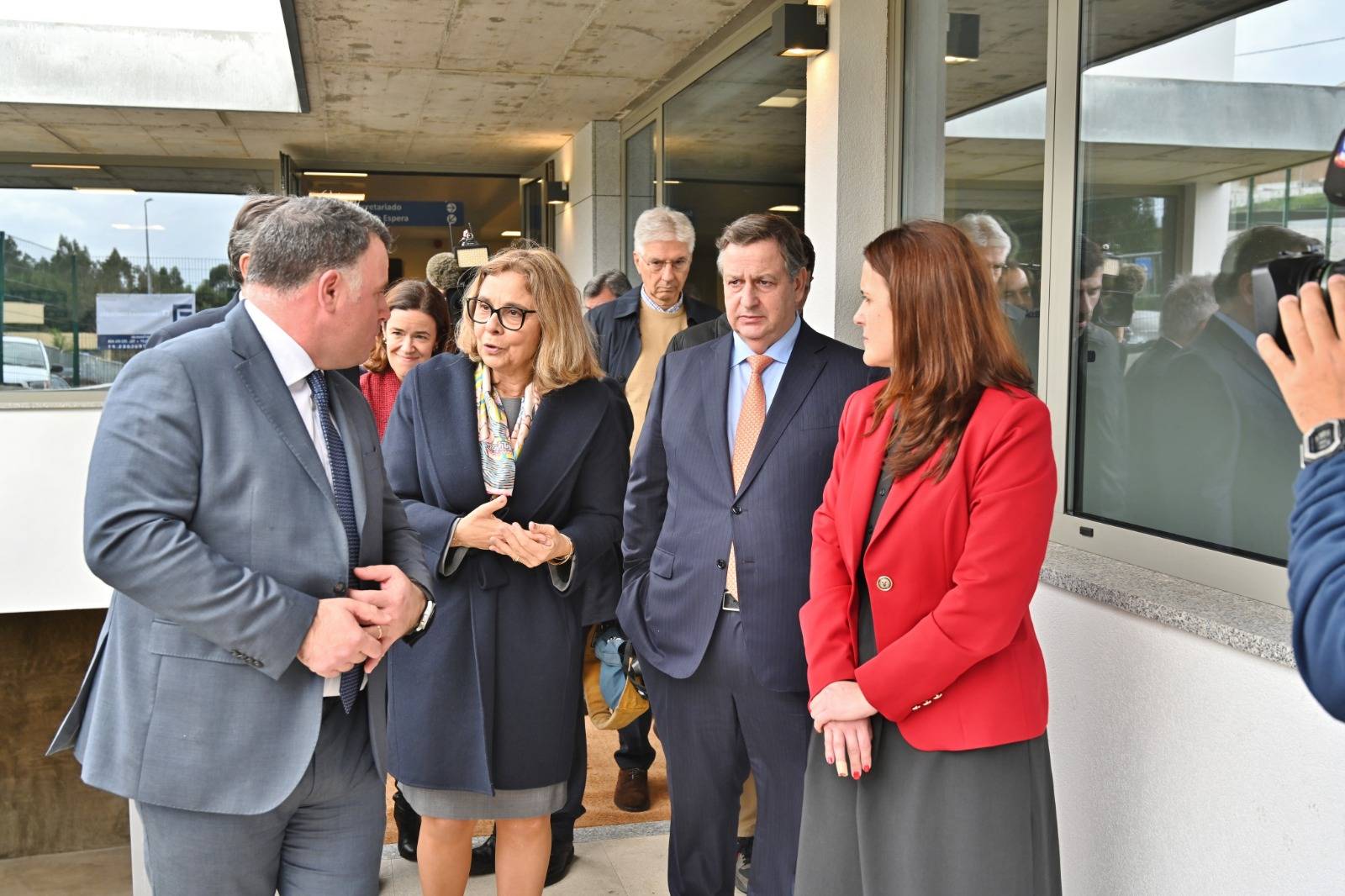 Município cede viatura à Equipa de Tratamento de Comportamentos Aditivos e Dependências de Gon...