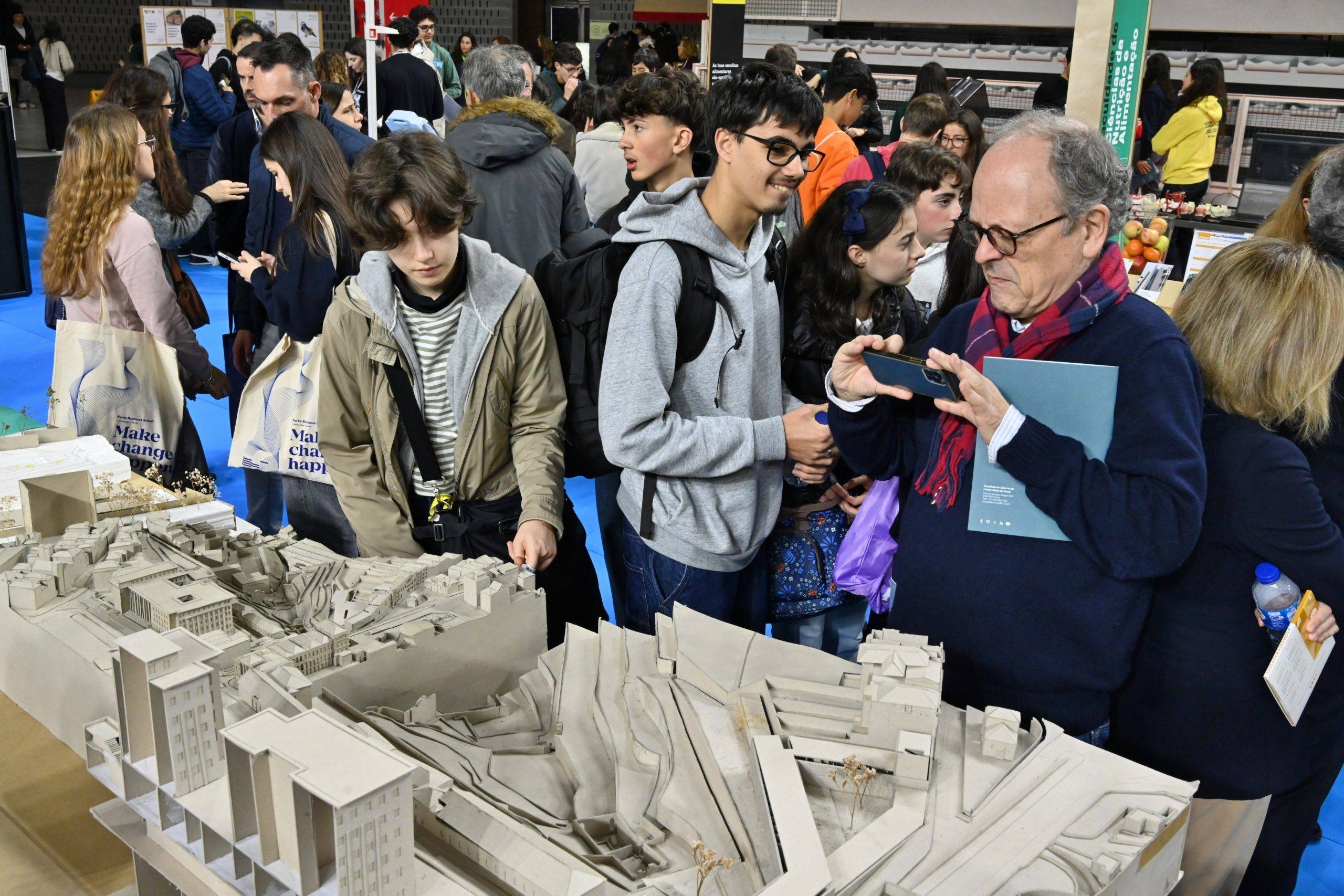 20250306_Mostra_Universidade_do_Porto_Gondomar_00018-scaled