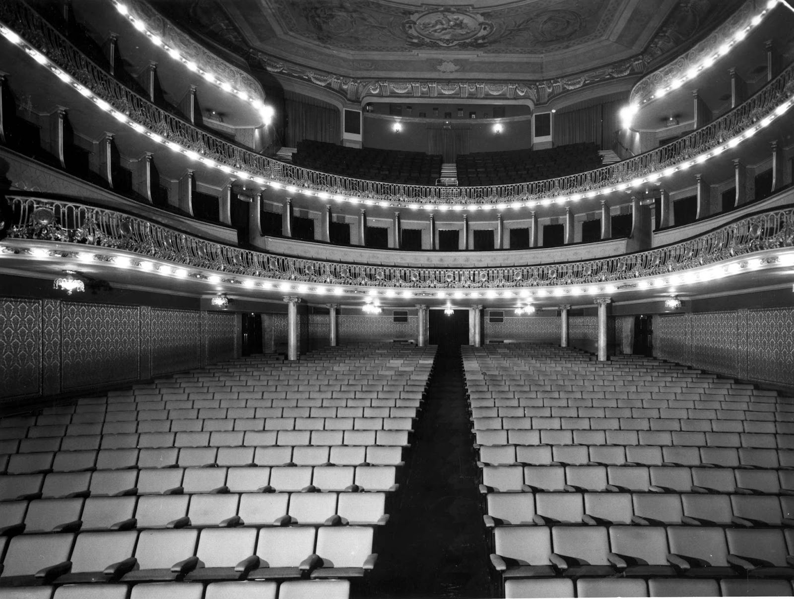Teatro Municipal de São Luís, sala de espectáculosSerôdio, Armando 19955
